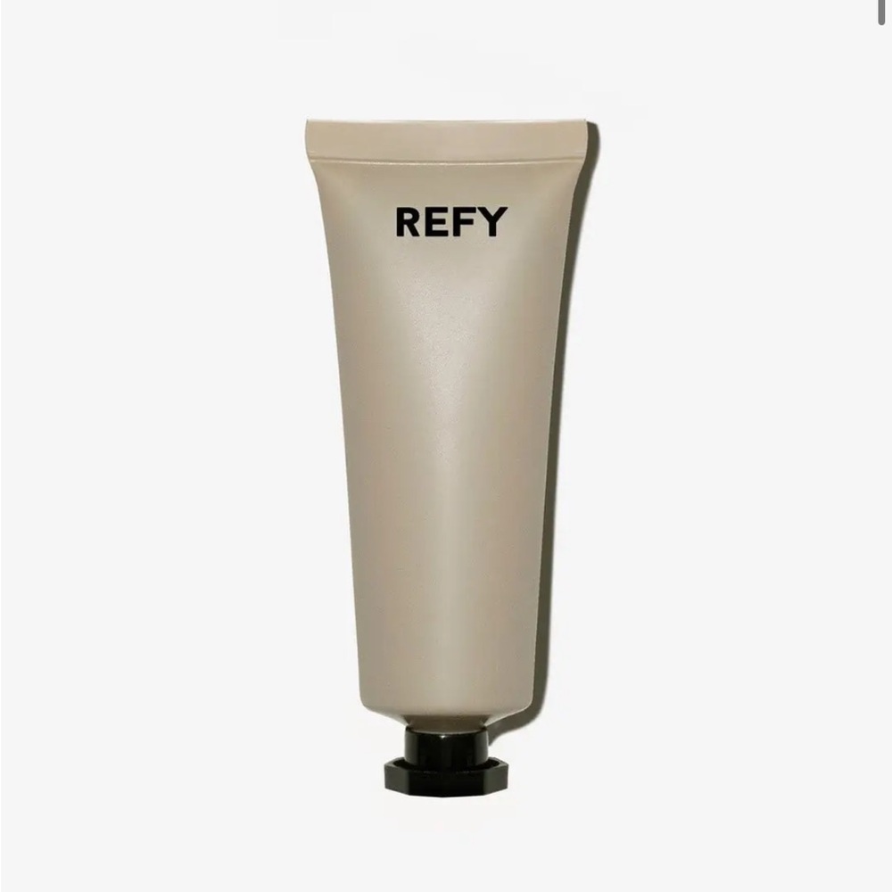 Refy gloss highlighter